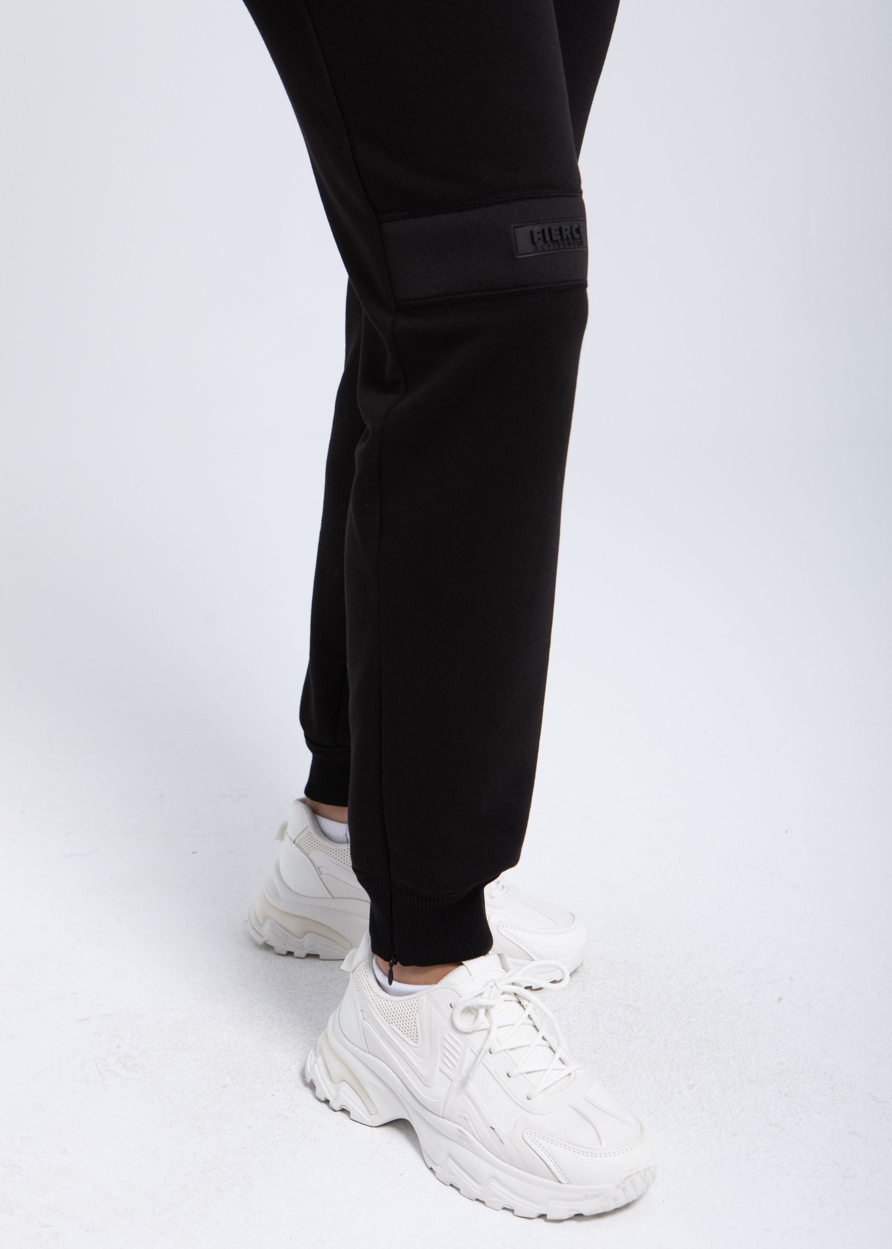 Essential Zip-Hem Jogger | Lightweight Everyday Sweatpants 3