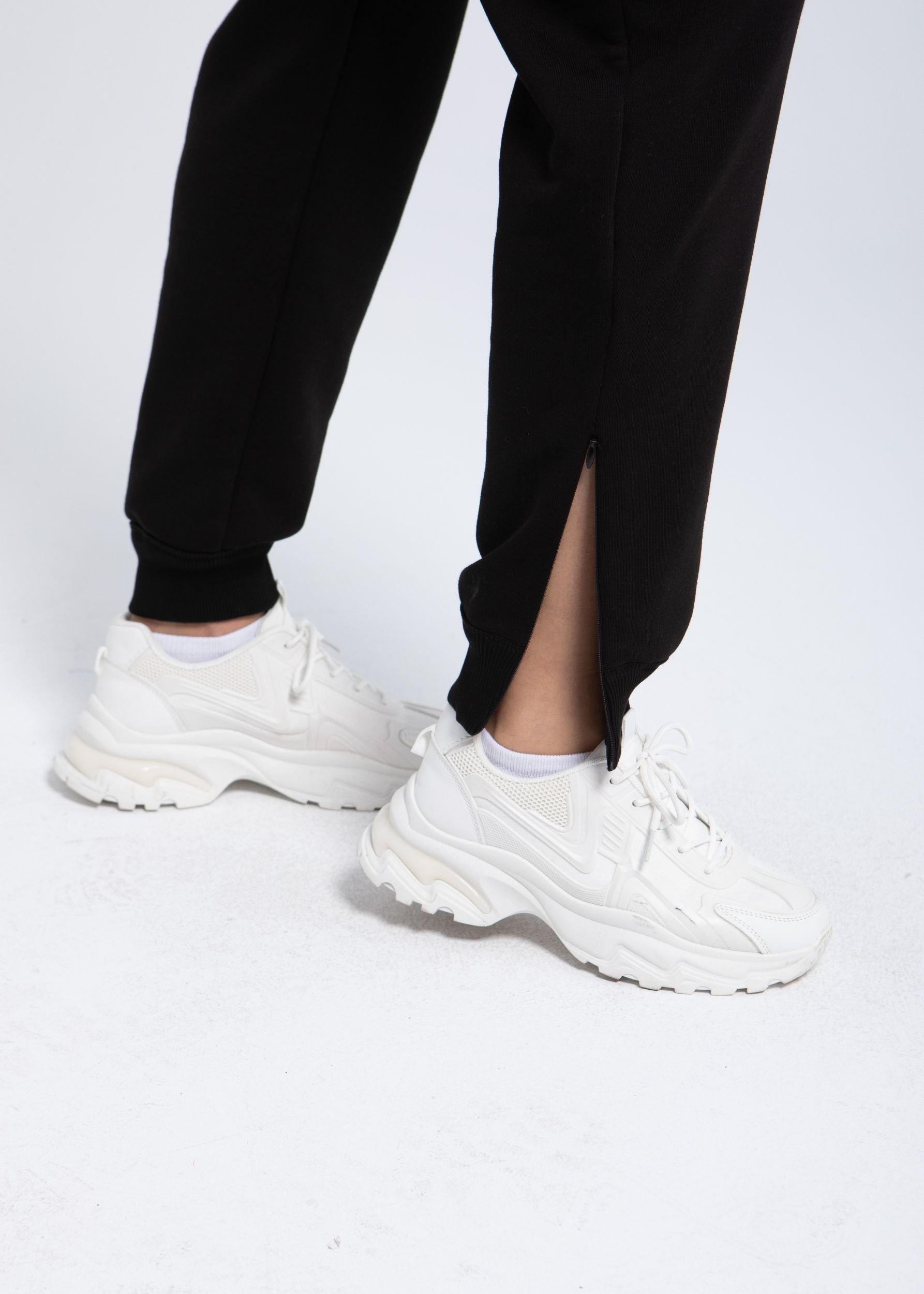 Essential Zip-Hem Jogger | Lightweight Everyday Sweatpants