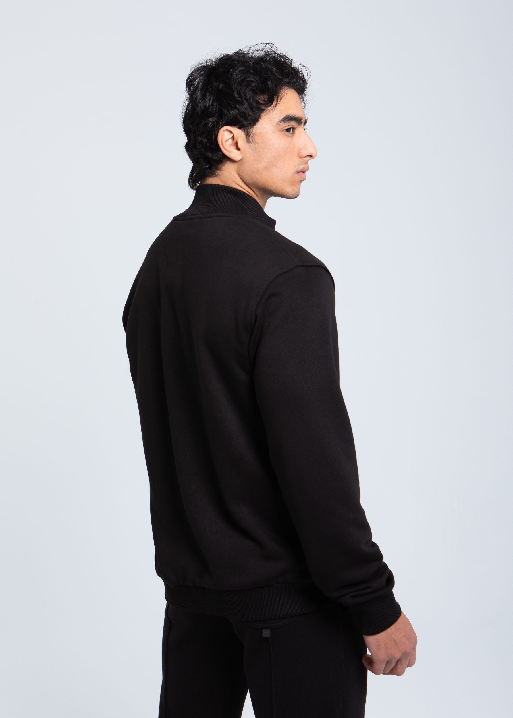 Essential structured sweatshirt side profile fit